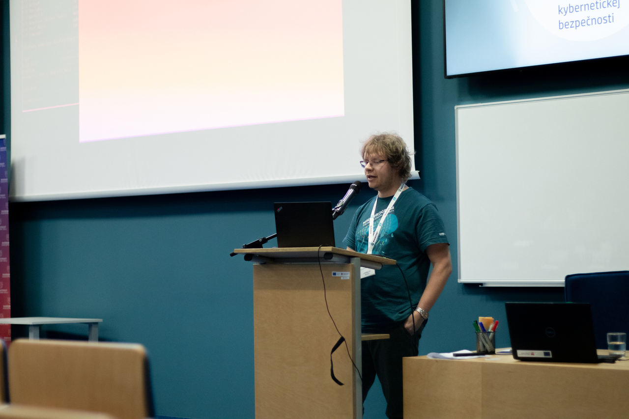 Prednáška na Hackfeste